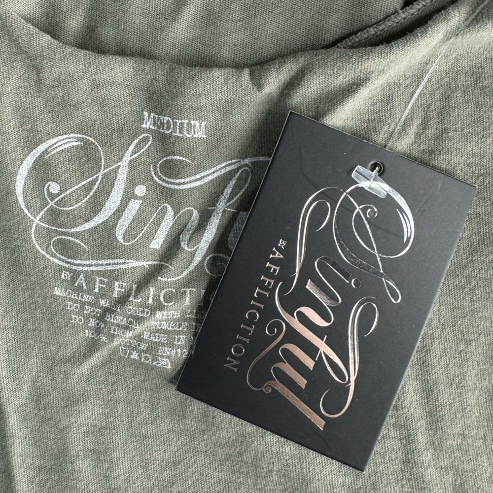 Sinful By Affliction Women’s Graphic Short Sleeve Baby Tee -Size: M/XL-NWT - Picture 10 of 10